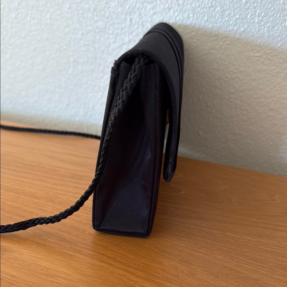 Elegant Black Evening Clutch - Picture 4 of 5